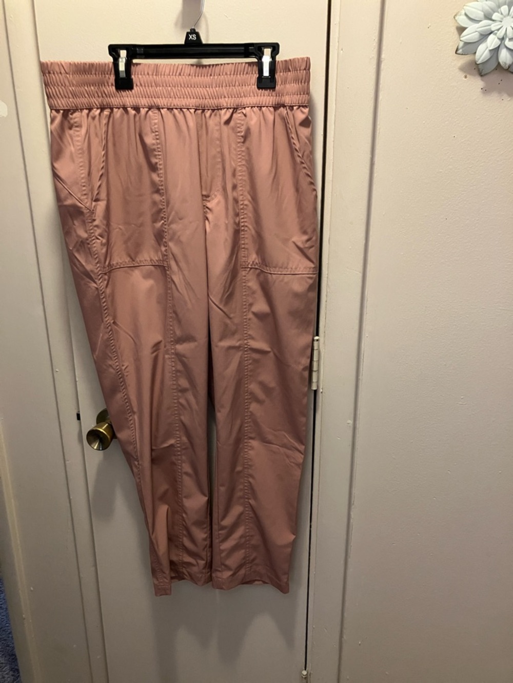 Stitch Star Cropped Ankle Pants in Blush Pink Medium